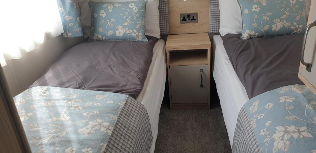 Villa Caravan In The Cotswolds à Cirencester Extérieur photo