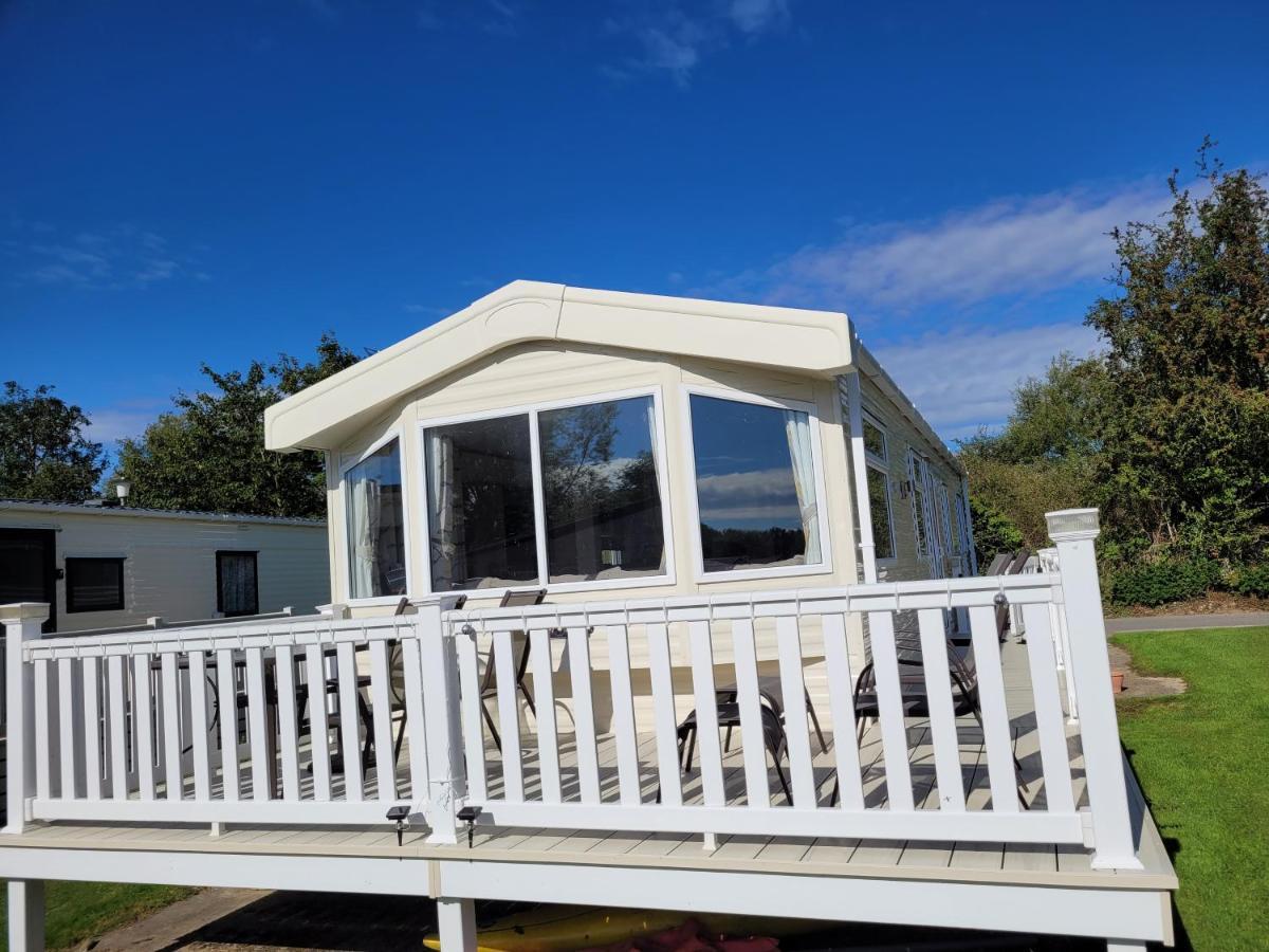 Villa Caravan In The Cotswolds à Cirencester Chambre photo