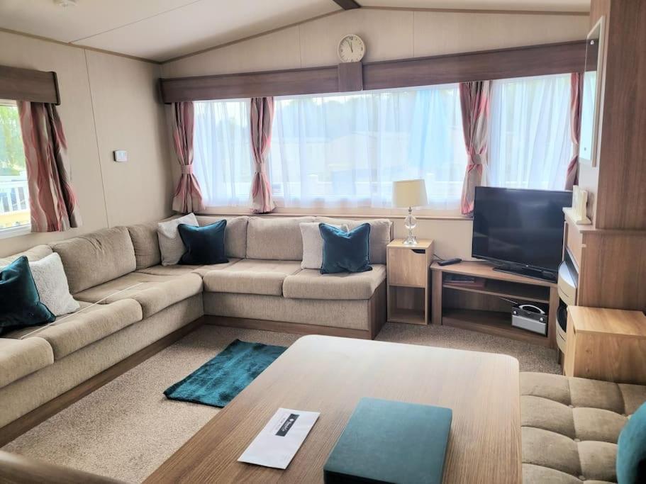 Villa Caravan In The Cotswolds à Cirencester Extérieur photo