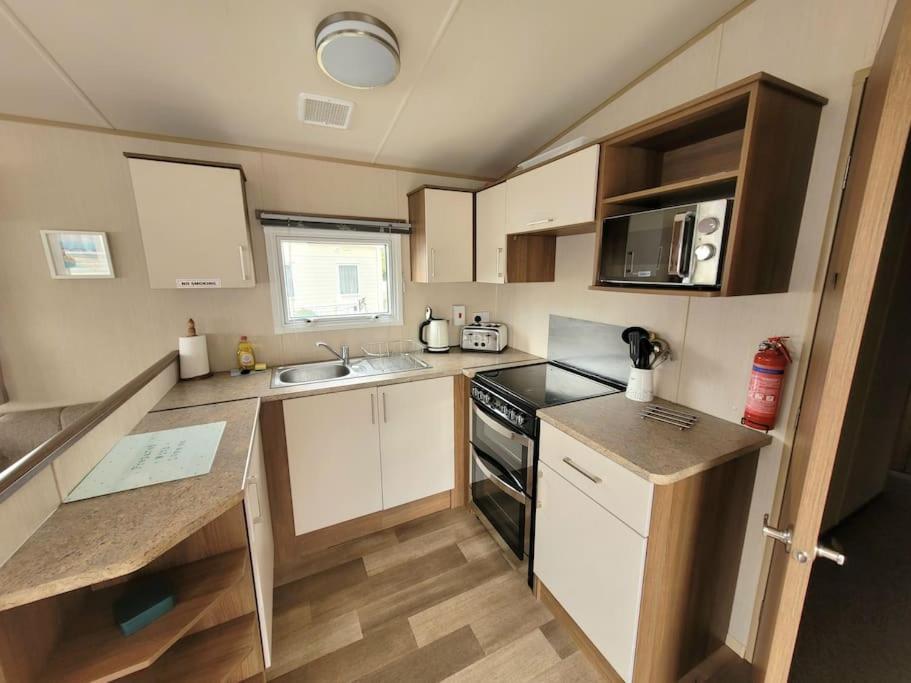 Villa Caravan In The Cotswolds à Cirencester Extérieur photo