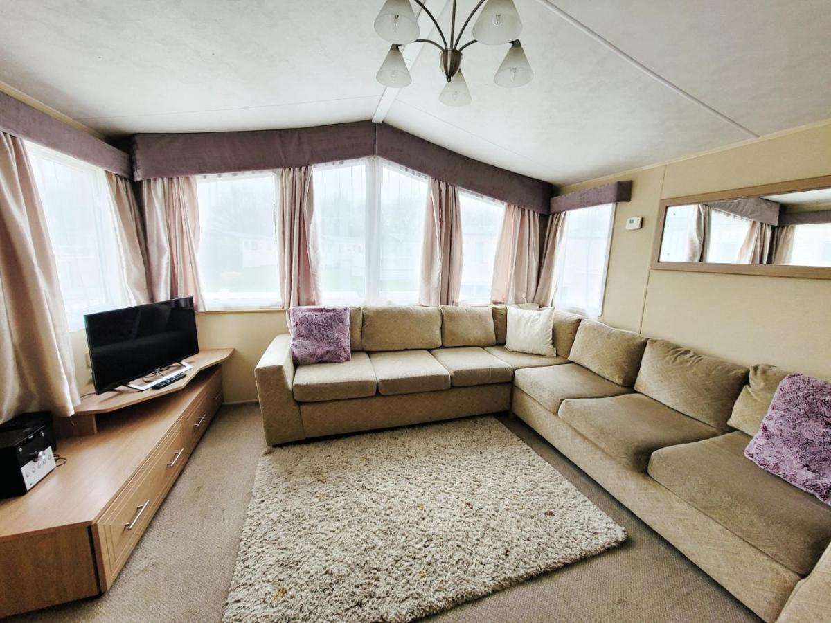 Villa Caravan In The Cotswolds à Cirencester Extérieur photo