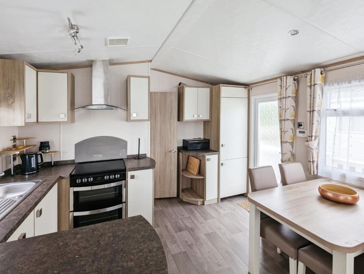 Villa Caravan In The Cotswolds à Cirencester Extérieur photo