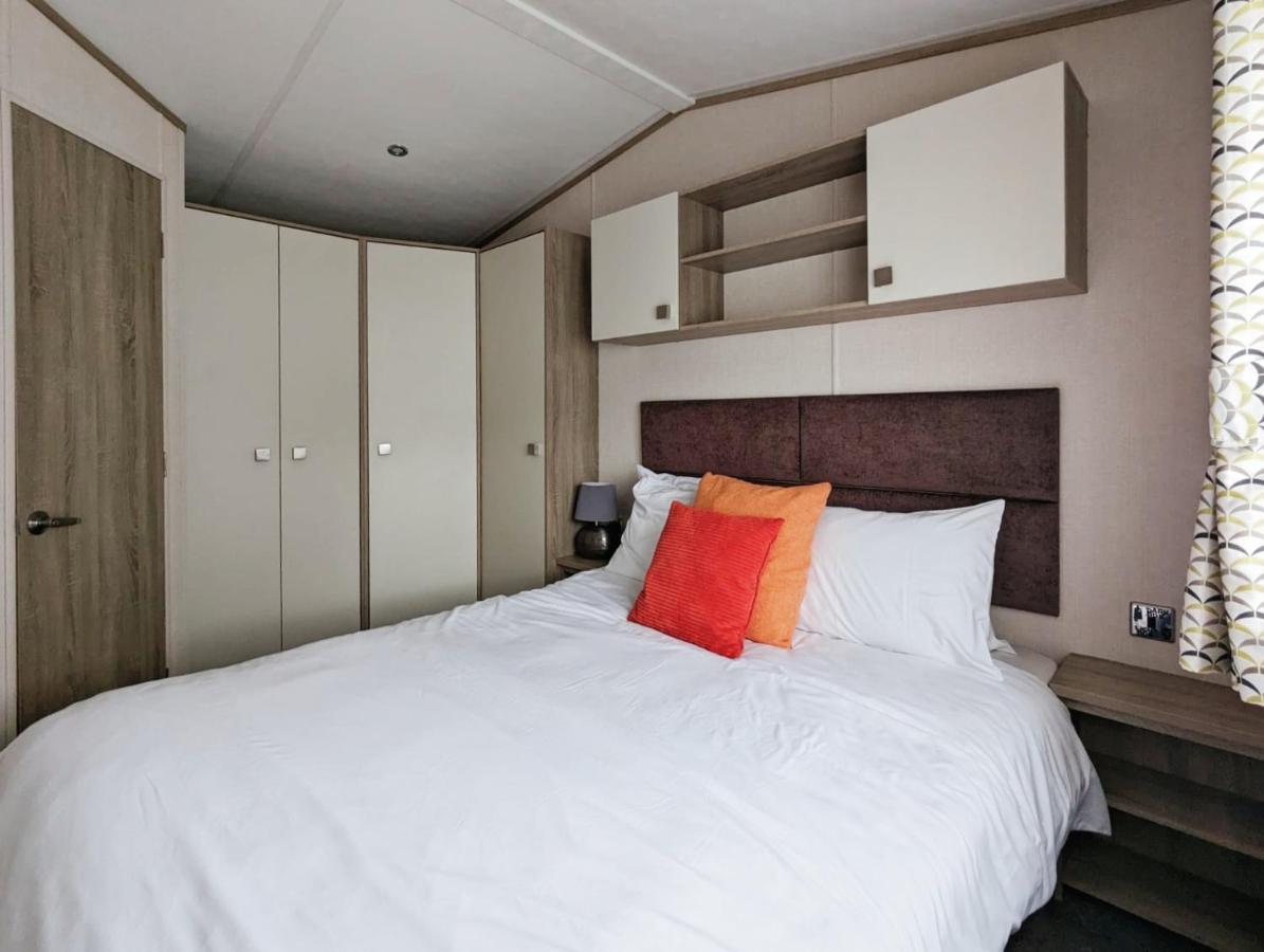 Villa Caravan In The Cotswolds à Cirencester Extérieur photo